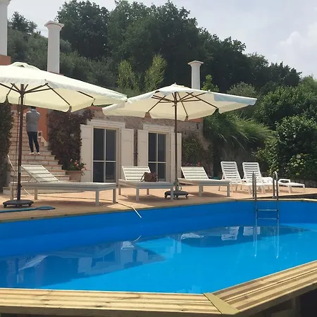Linaro Villa *