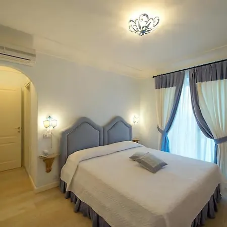 Villa Linaro *