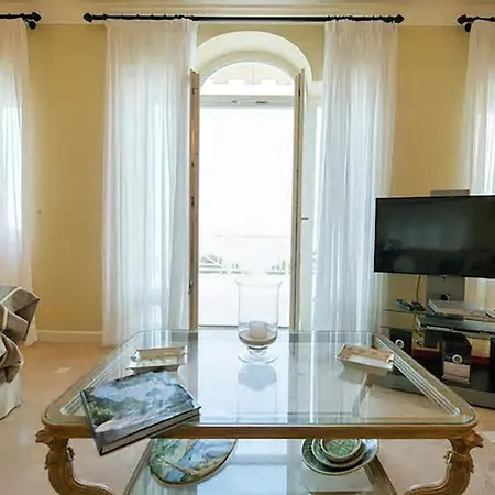 Villa Linaro *